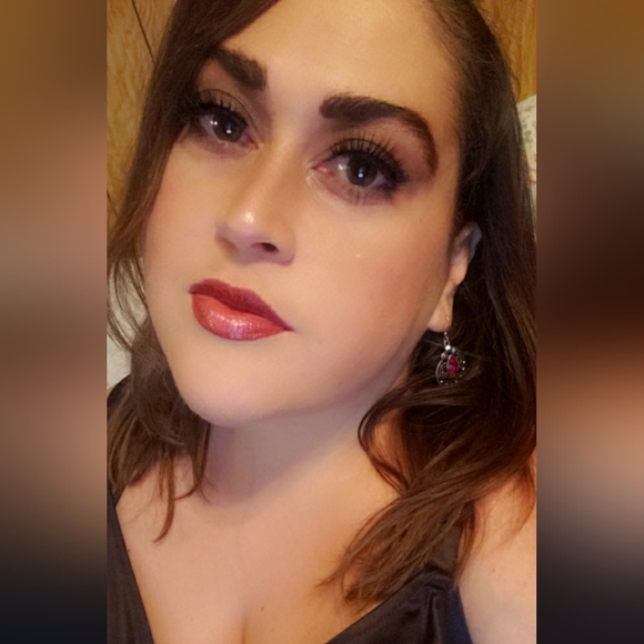 Meet your Posher, Jessica - Picture 4 of 5